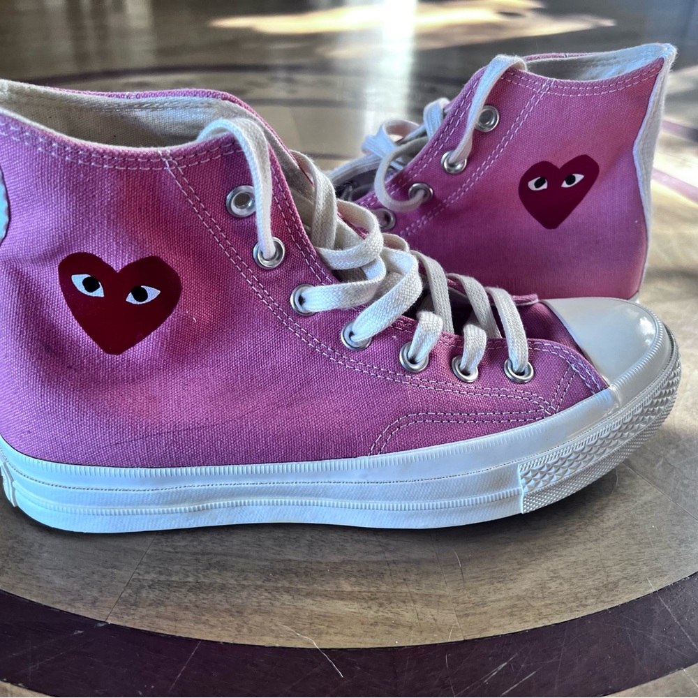 Converse Chuck Taylor All Star 70 Hi
Comme des Garcons PLAY Bright Pink